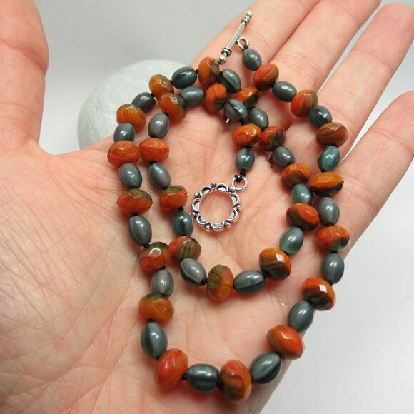 Hand knotted Czech glass bead necklace - Picture 6 of 12